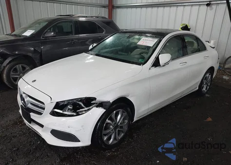 2018 Mercedes-Benz C 300 4Matic z USA, uszkodzony, nr VIN WDDWF4KB1JR356717